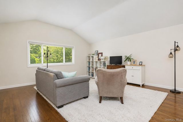 7 Tudor Place, Hartsdale, NY 10530