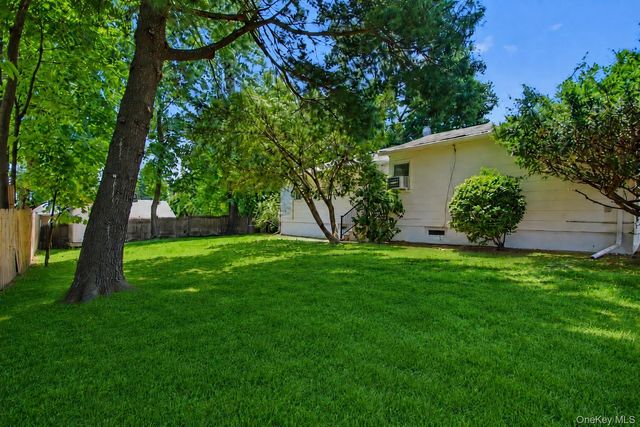 7 Tudor Place, Hartsdale, NY 10530