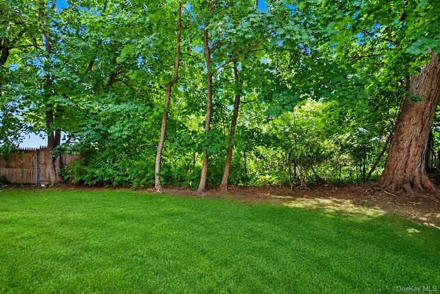 7 Tudor Place, Hartsdale, NY 10530