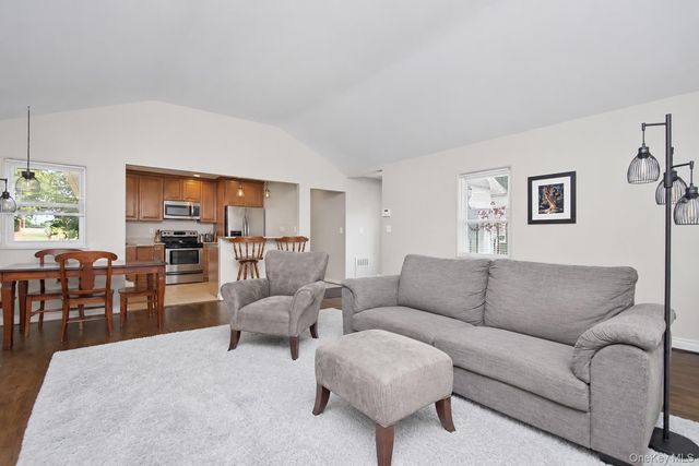 7 Tudor Place, Hartsdale, NY 10530