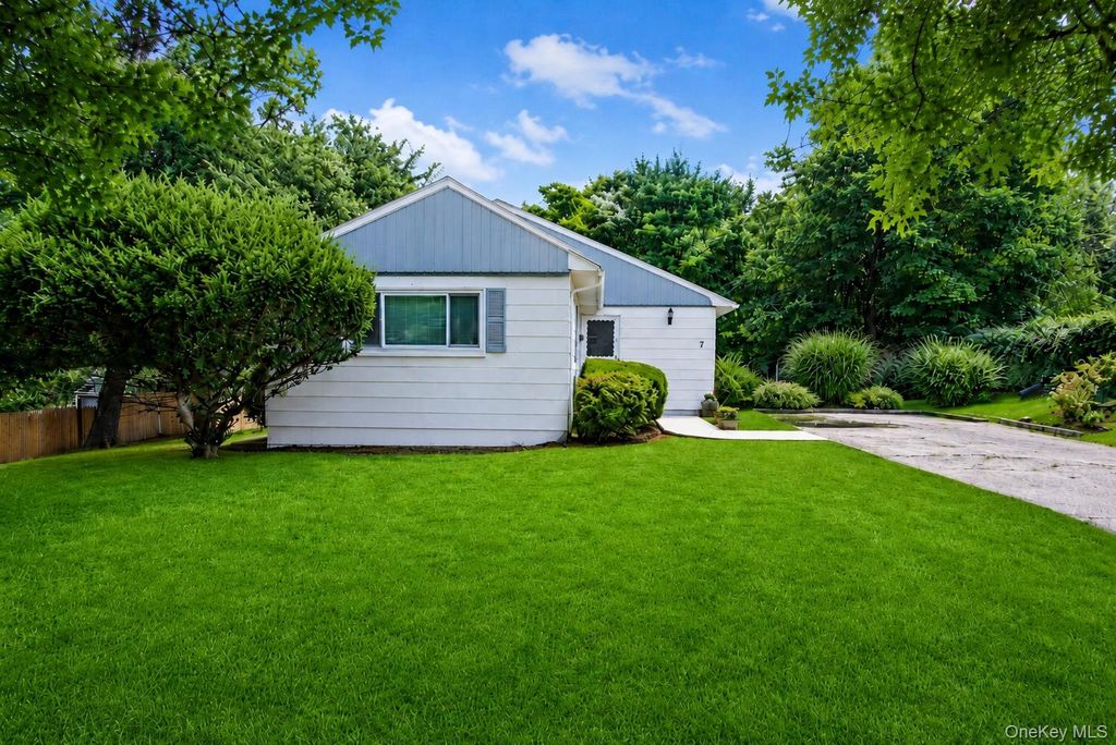 7 Tudor Place, Hartsdale, NY 10530