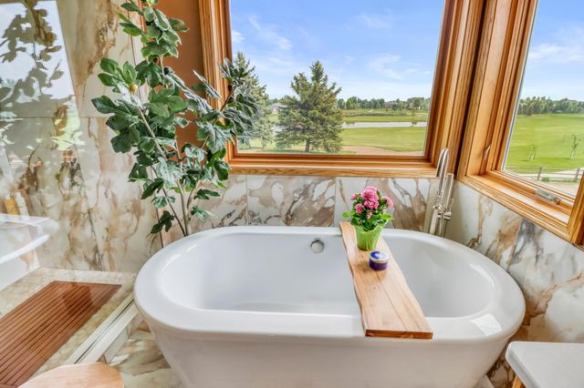 4744 Rose Creek Parkway S, Fargo, ND 58104