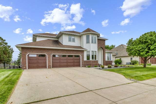 4744 Rose Creek Parkway S, Fargo, ND 58104