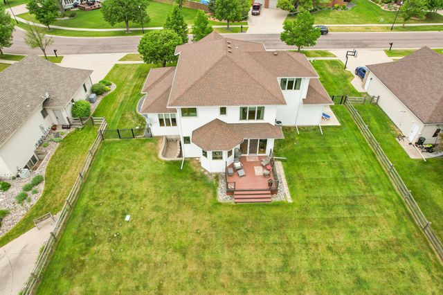 4744 Rose Creek Parkway S, Fargo, ND 58104