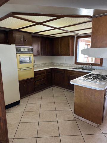 218 Mark Drive, Belen, NM 87002