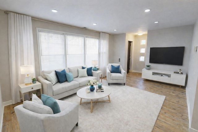 1021 W Vermont Avenue, Chicago, IL 60827