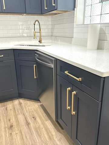 1021 W Vermont Avenue, Chicago, IL 60827