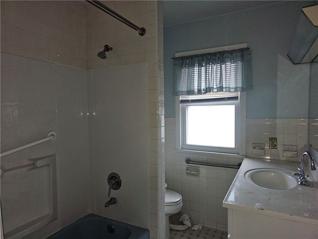 84 Rustic Street, Rochester, NY 14609