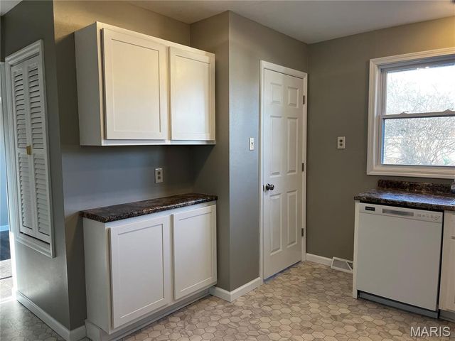 85 Ruth Drive, Florissant, MO 63031