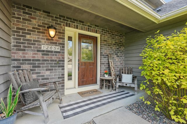 12054 Gantry Lane, Apple Valley, MN 55124