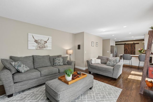 12054 Gantry Lane, Apple Valley, MN 55124