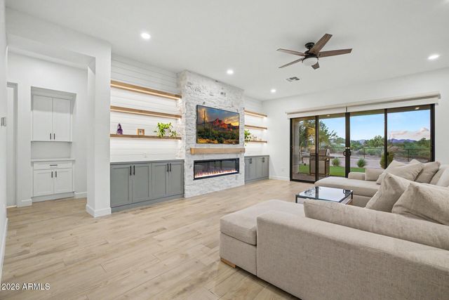 15516 E PALO BREA Lane, Scottsdale, AZ 85262