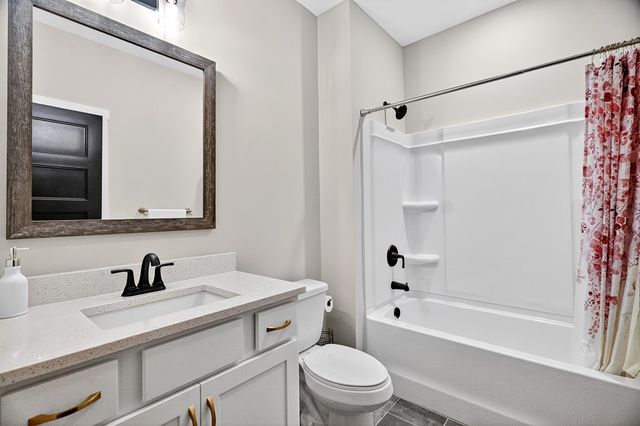 30 Deer Creek Court, Moreland, GA 30259