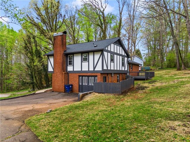 2154 Foxhunter Court, Winston-salem, NC 27106