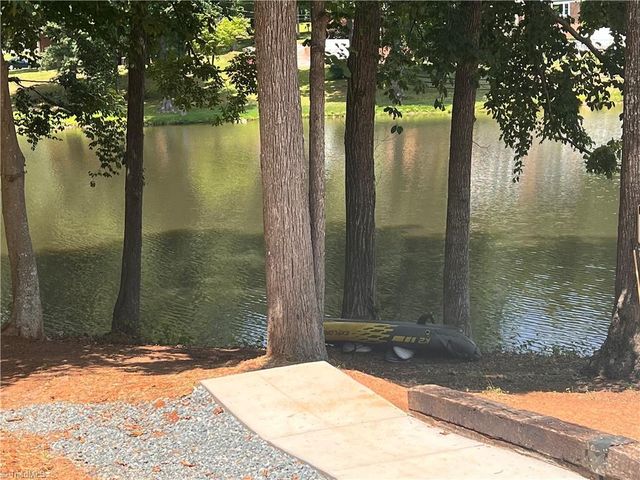 2154 Foxhunter Court, Winston-salem, NC 27106