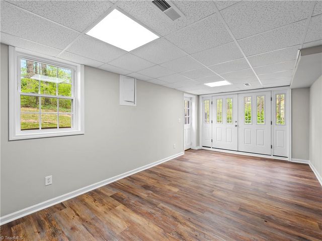 2154 Foxhunter Court, Winston-salem, NC 27106
