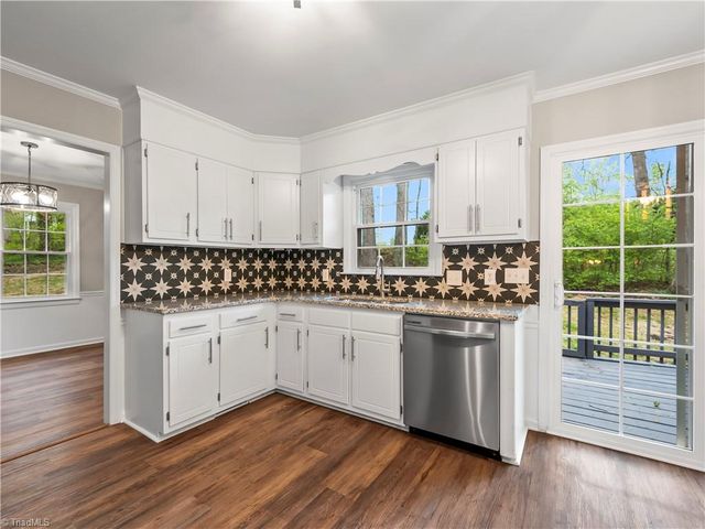 2154 Foxhunter Court, Winston-salem, NC 27106
