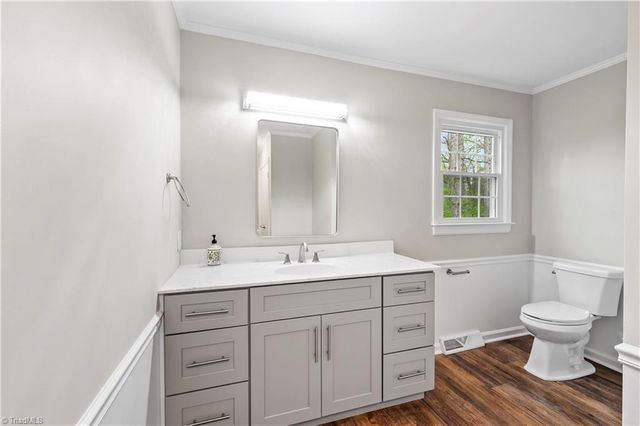 2154 Foxhunter Court, Winston-salem, NC 27106