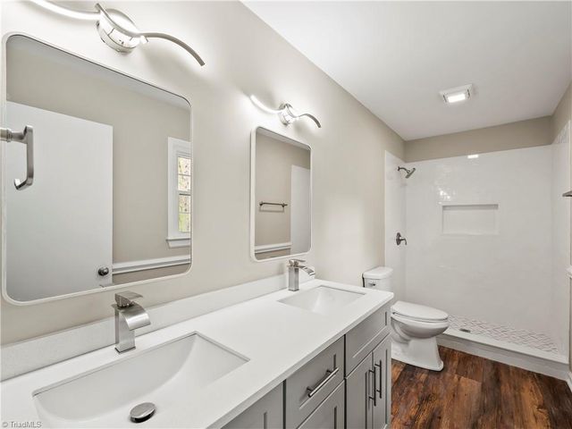 2154 Foxhunter Court, Winston-salem, NC 27106