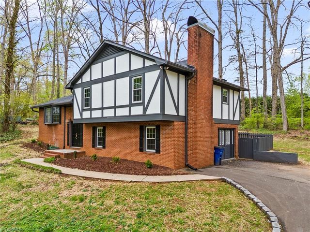 2154 Foxhunter Court, Winston-salem, NC 27106