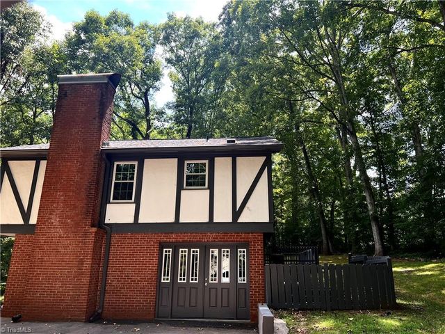 2154 Foxhunter Court, Winston-salem, NC 27106