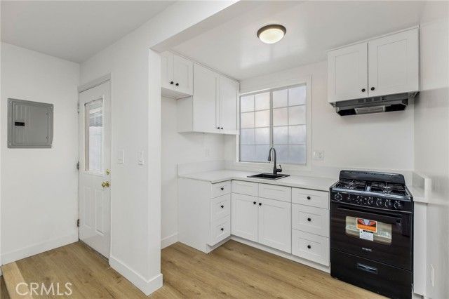 16640 Los Alimos Street, Granada Hills (los Angeles), CA 91344