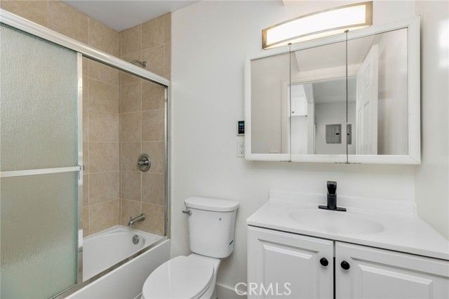 16640 Los Alimos Street, Granada Hills (los Angeles), CA 91344
