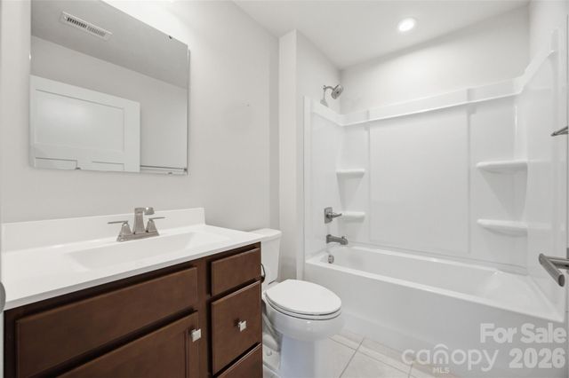 4104 Mackinnon Drive, Charlotte, NC 28214