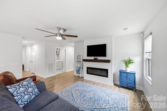 4104 Mackinnon Drive, Charlotte, NC 28214