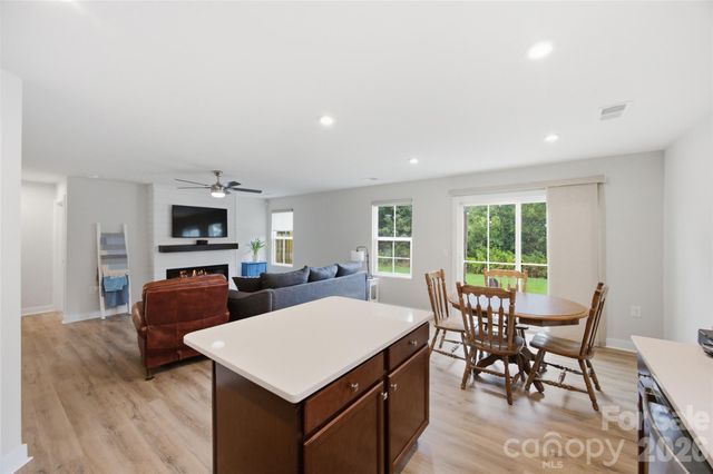 4104 Mackinnon Drive, Charlotte, NC 28214