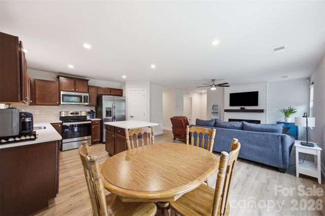 4104 Mackinnon Drive, Charlotte, NC 28214