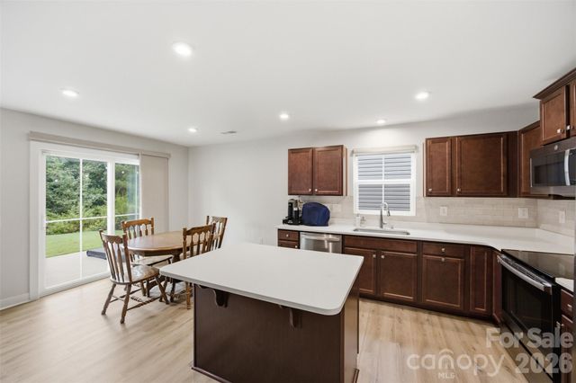 4104 Mackinnon Drive, Charlotte, NC 28214