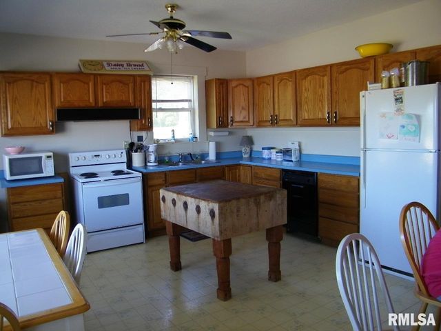 1073 Bay City Road, Golconda, IL 62938