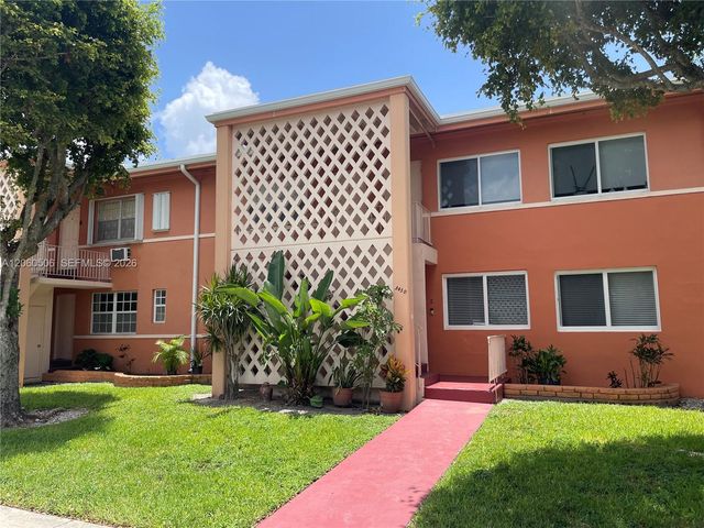 3430 SW 10th St 3, Miami, FL 33135
