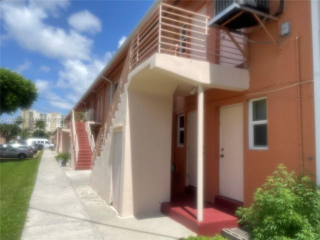 3430 SW 10th St 3, Miami, FL 33135