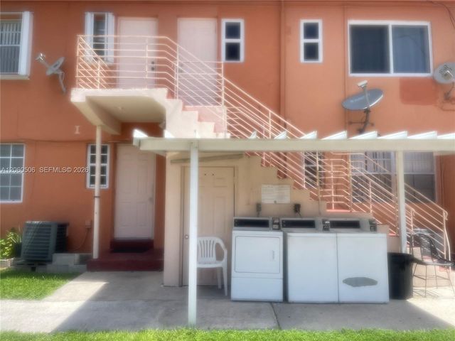 3430 SW 10th St 3, Miami, FL 33135