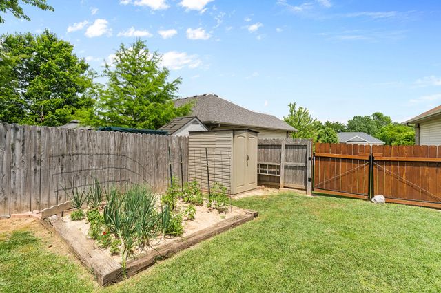 3172 W Grandview Street, Springfield, MO 65803