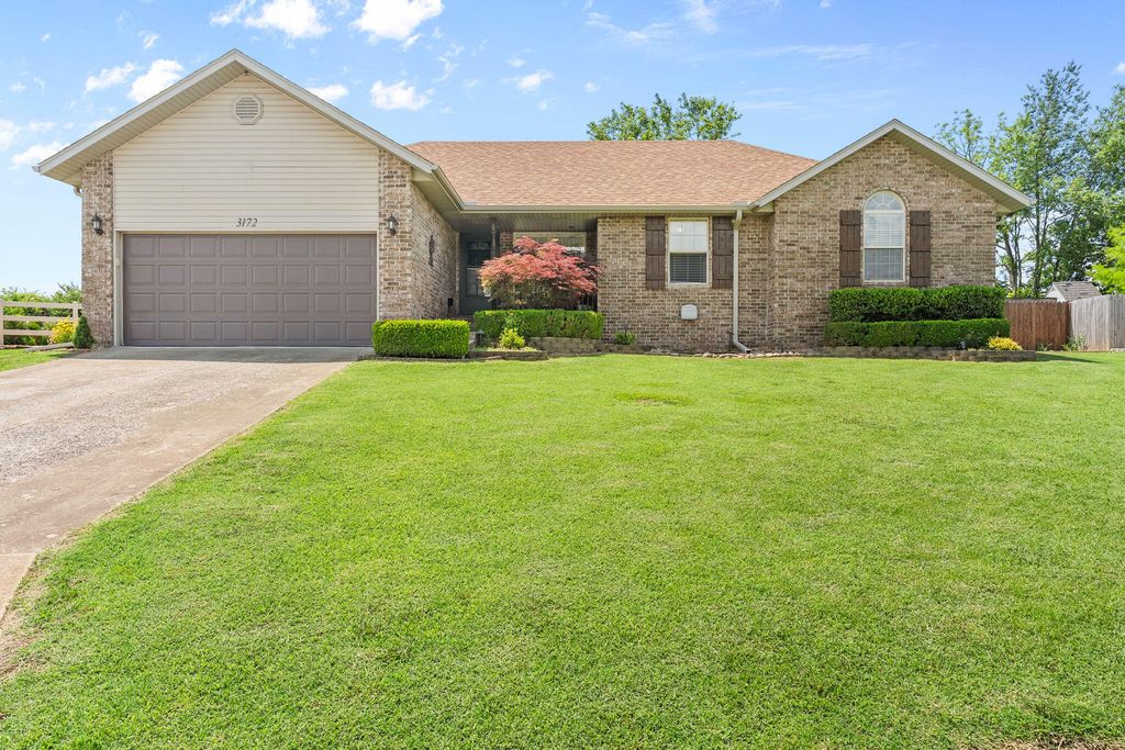 3172 W Grandview Street, Springfield, MO 65803