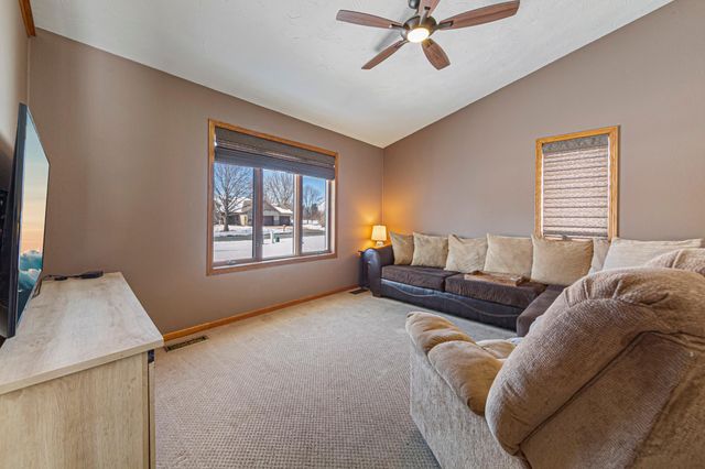 509 Chatfield Lane, Belle Plaine, MN 56011