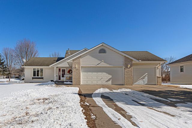509 Chatfield Lane, Belle Plaine, MN 56011