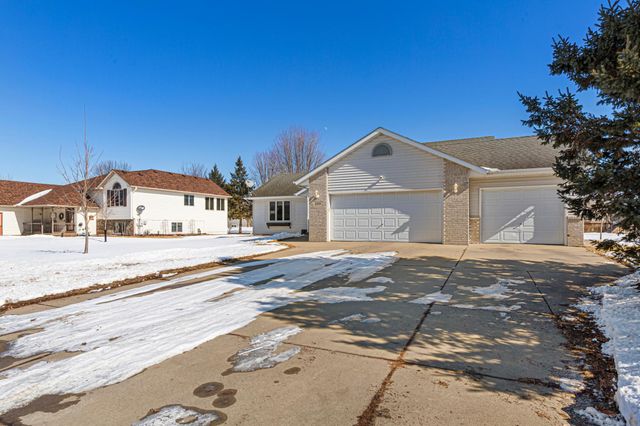 509 Chatfield Lane, Belle Plaine, MN 56011