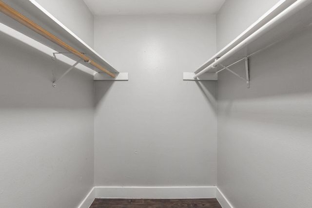 1220 W Anderson LN 108, Austin, TX 78757