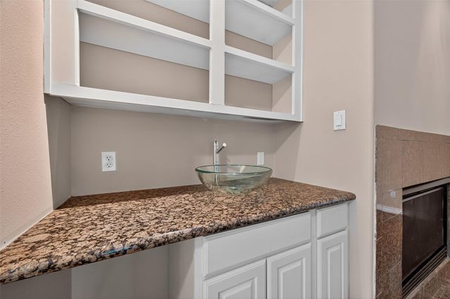 1015 Stanford Street, Houston, TX 77019