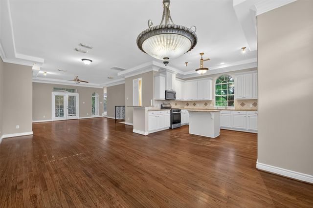 1015 Stanford Street, Houston, TX 77019