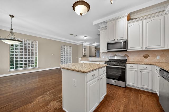 1015 Stanford Street, Houston, TX 77019