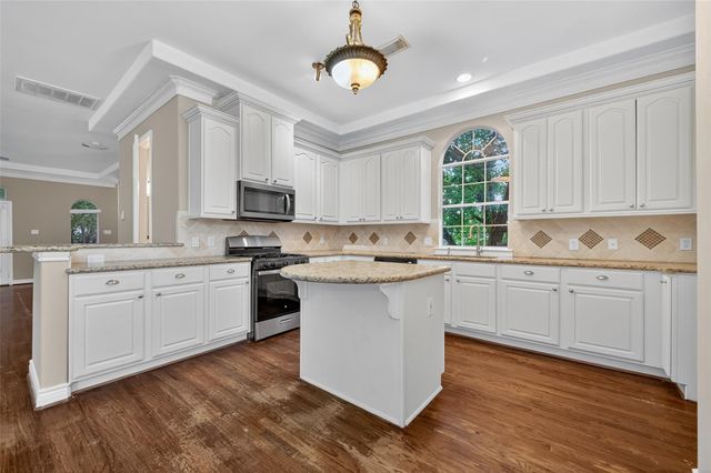 1015 Stanford Street, Houston, TX 77019