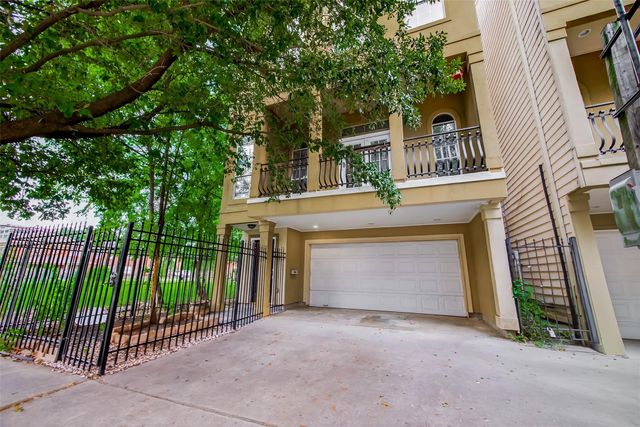 1015 Stanford Street, Houston, TX 77019