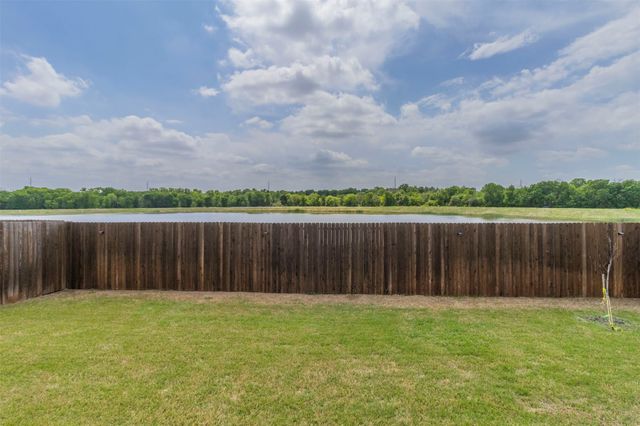 925 DRESSAGE Drive, Haslet, TX 76052