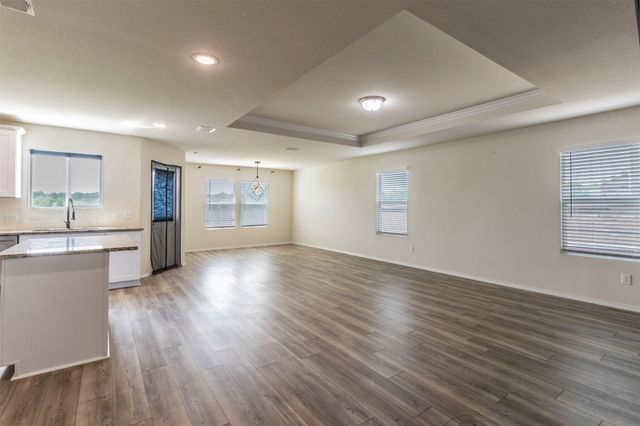 925 DRESSAGE Drive, Haslet, TX 76052