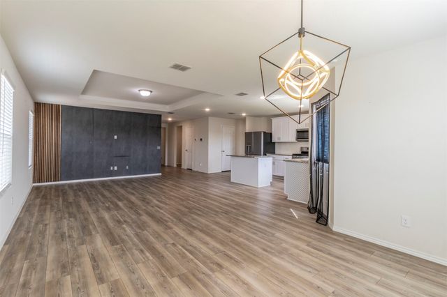 925 DRESSAGE Drive, Haslet, TX 76052